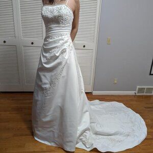 Brand New David Bridal's Size 16 Wedding Dress